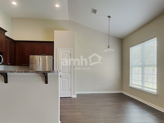 Building Photo - 106 Grayson Ave