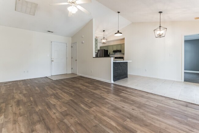 Foto del edificio - GREAT PRICE! Move-In Ready 3-Bedroom Home Near Camp Lejeune