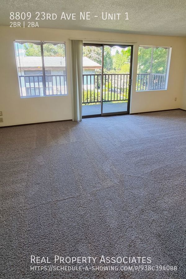 Building Photo - Large 2 Bedroom Towhnome * Great Seattle L...