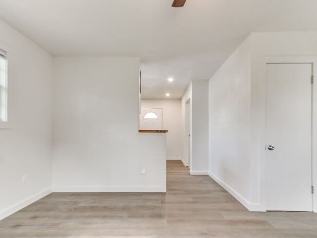 Building Photo - 4 Bed Cozy Home