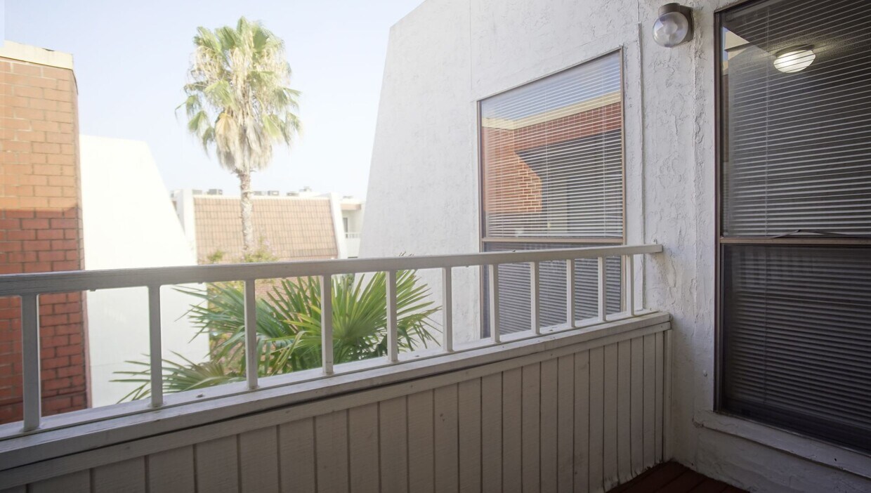 Foto principal - Charming 1/1 in Gated Community