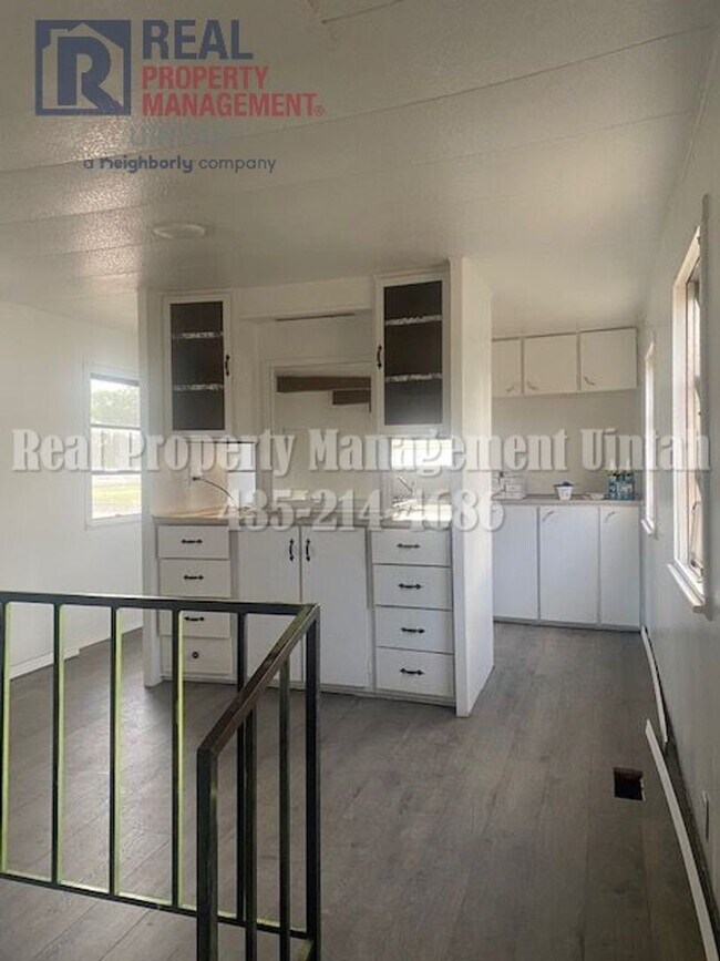 Foto del edificio - DON'T MISS OUT ON THIS Myton Trailer Home ...