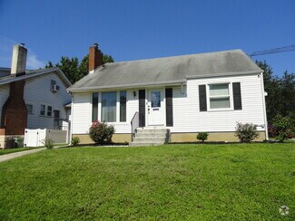 Building Photo - 219 E Knight Ave