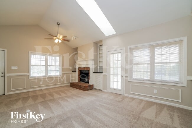 Building Photo - 1 N White Pines Dr