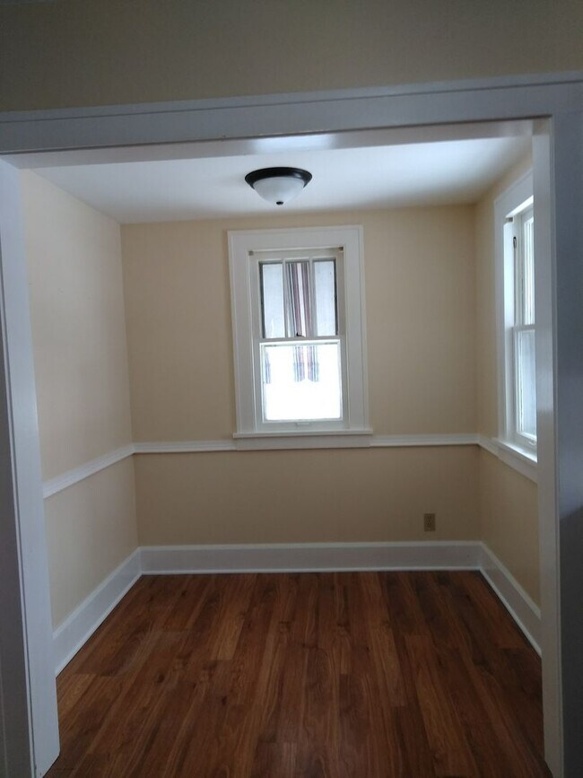 Foto del edificio - 619 Brown Ave