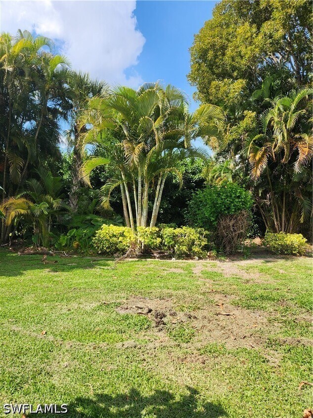 Foto del edificio - 11082 Lakeland Cir