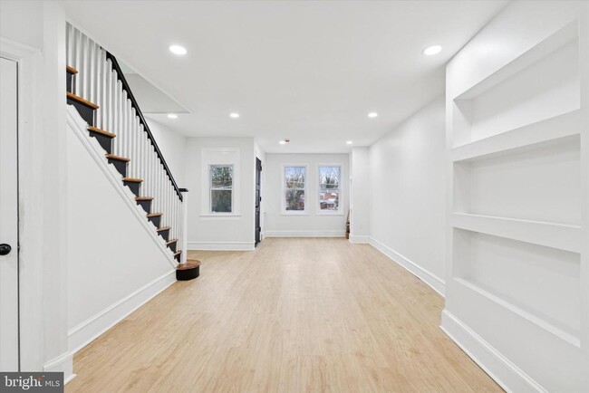 Foto del edificio - 417 E Upsal St