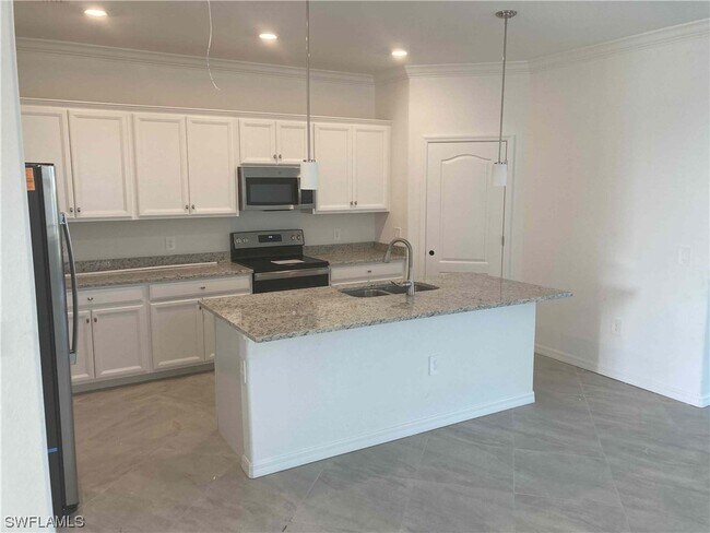 Building Photo - 14499 Cantabria Dr