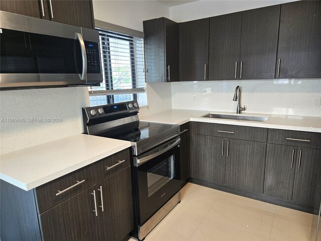 Foto del edificio - 323 SW 31st Ct