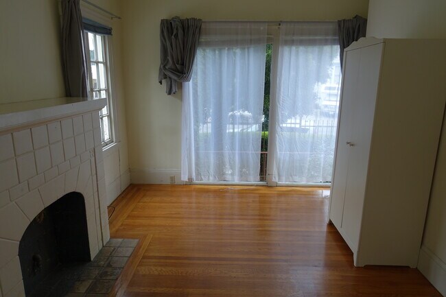 Foto del edificio - 2343 Dwight Way