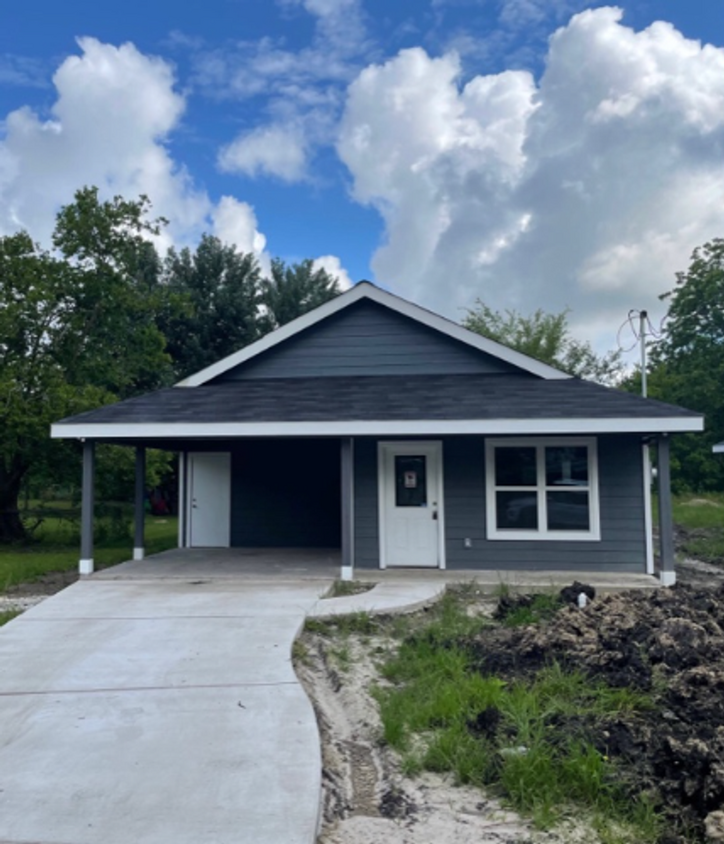 Primary Photo - 3208 Bourland St