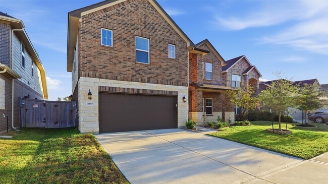 Building Photo - 21450 Petherton Dr