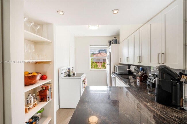 Foto del edificio - 728 Lenox Ave.