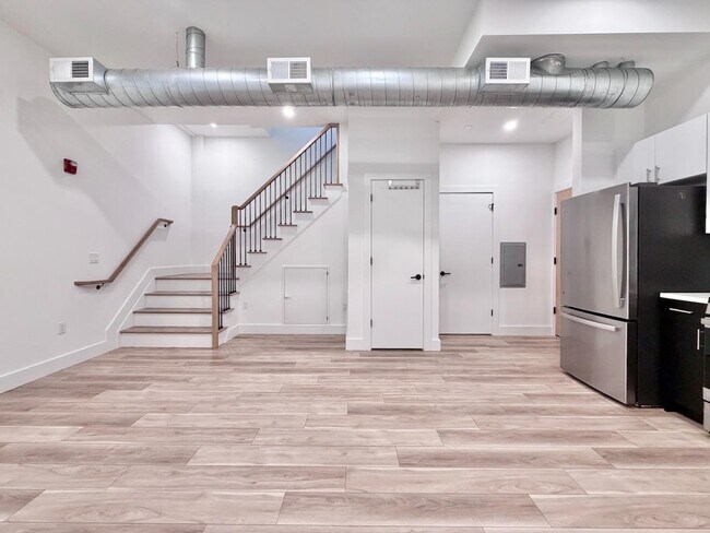 Foto del edificio - 375 Monmouth St