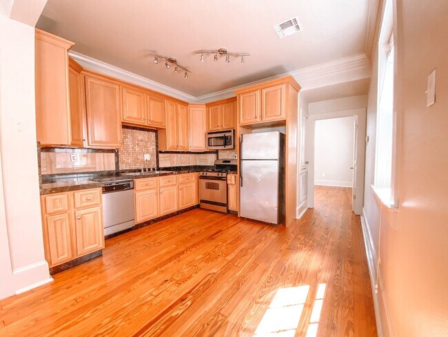 Foto del edificio - 6050 Laurel St