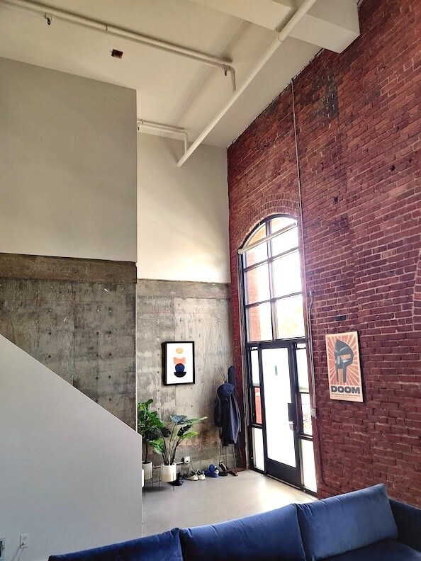 Entrance area - 701 Minnesota St