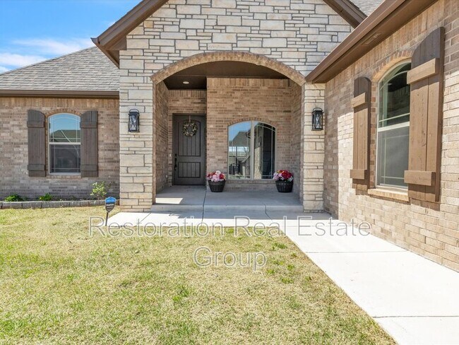 Building Photo - 1027 Kimberlin Ln