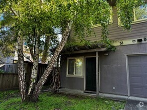 Building Photo - 33 Edgewood Way