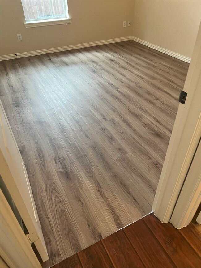 Foto del edificio - 5615 Winsome Ln