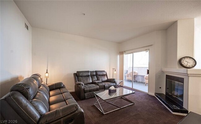 Foto del edificio - 6480 Annie Oakley Dr