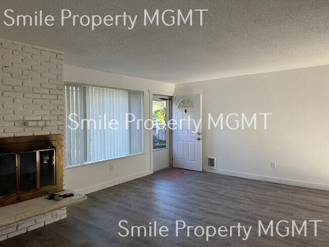 Building Photo - 15542 NE Couch St