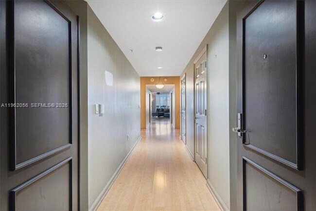 Foto del edificio - 6051 N Ocean Dr