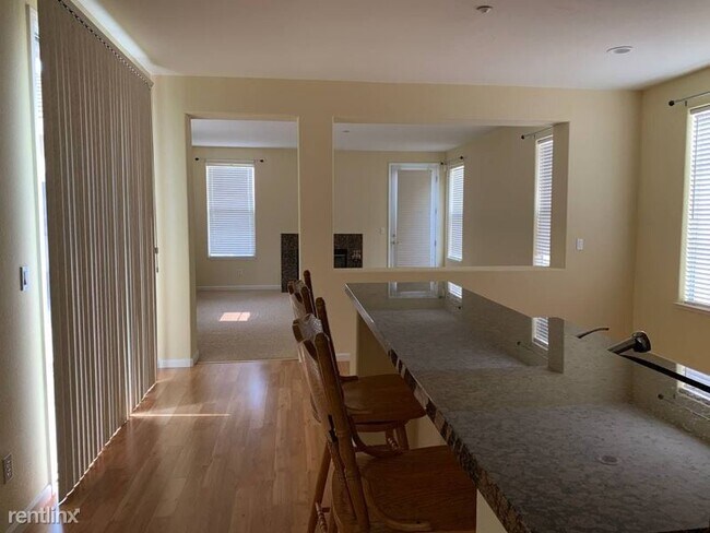 Foto del edificio - 3 br, 2.5 bath House - 37423 Joseph Street