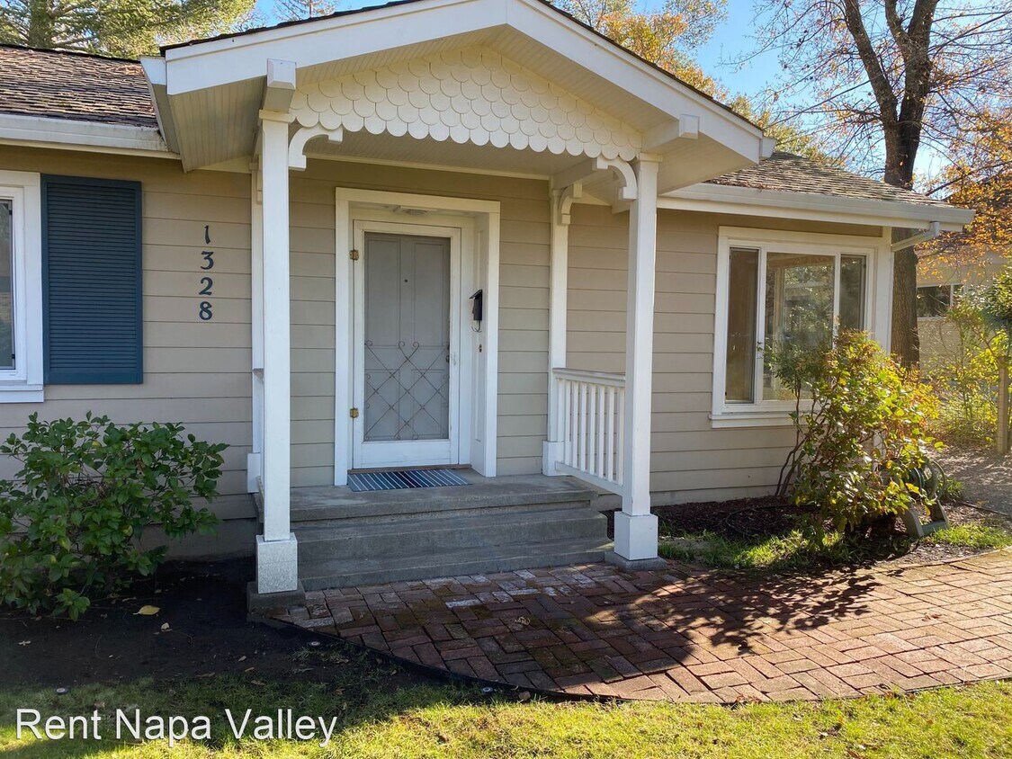2 br, 1 bath House 1328 Berry St House Rental in Calistoga, CA