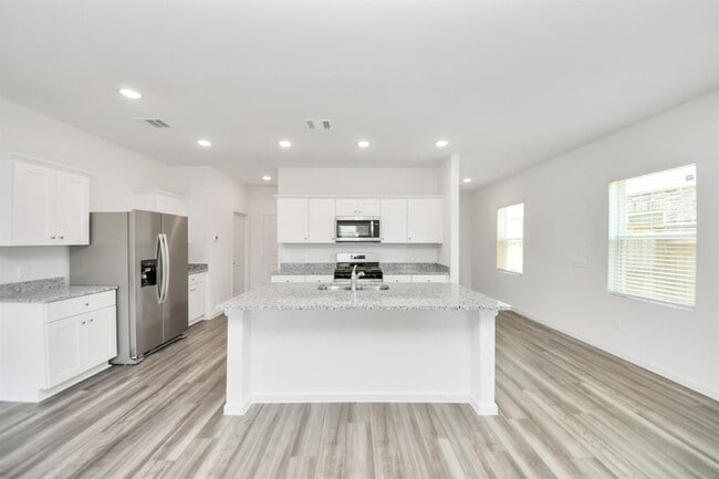 Building Photo - 10314 Valley Vista Dr