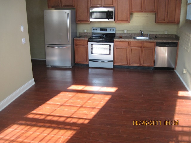 Kitchen - The Lofts at Silk Mill