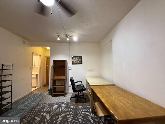 Foto del edificio - 2141 I St NW