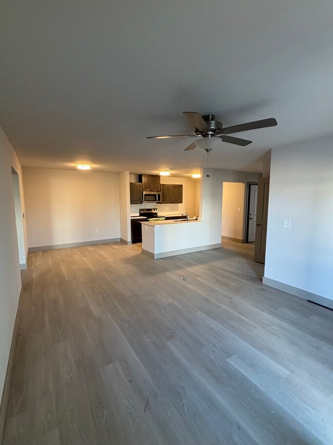 2b/2ba unit ground floor living room/dining room - Flats at Twenty