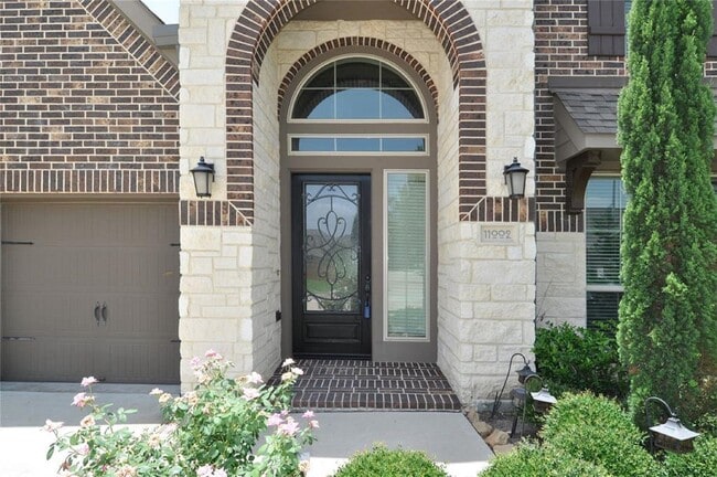 Building Photo - 11002 Glenrothers Dr