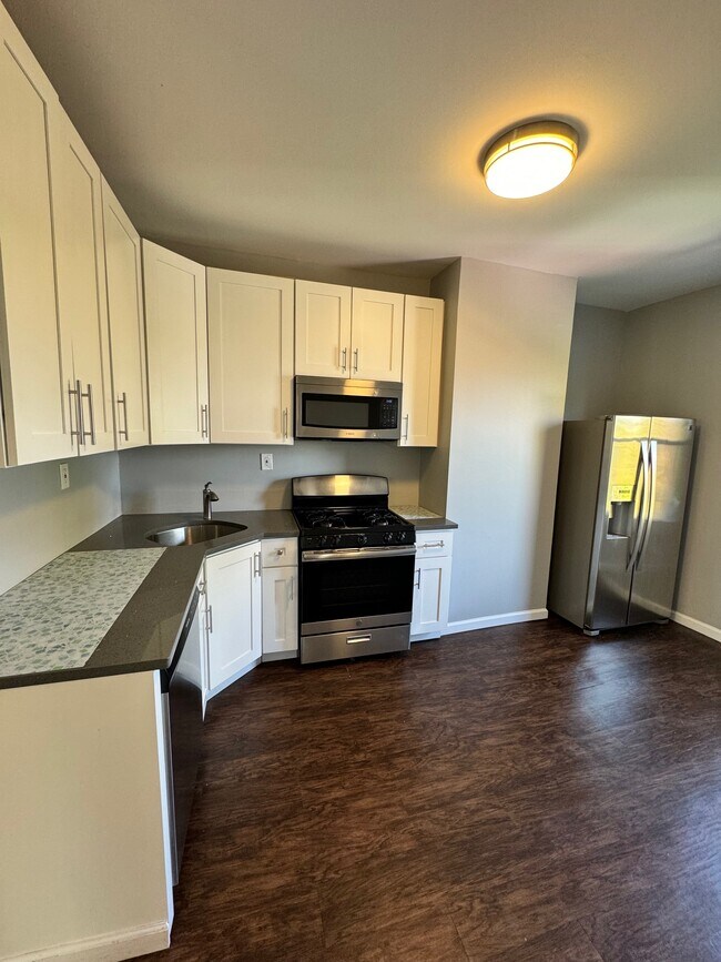 Kitchen - 653 Liberty Ave