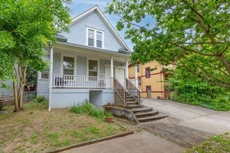 Building Photo - 714 SE 19th Ave