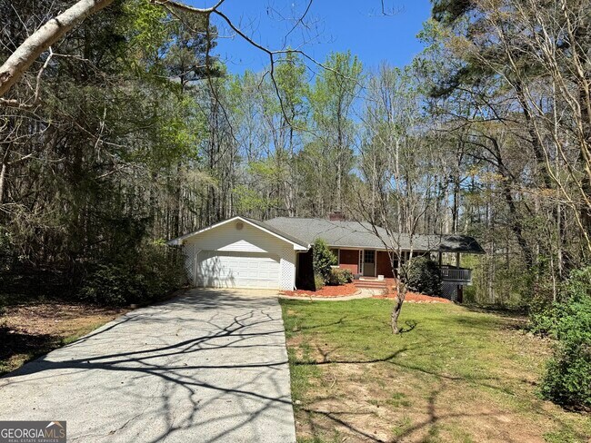 Building Photo - 140 Maple Pl