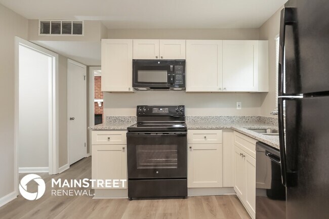 Building Photo - 511 Foxcroft Dr