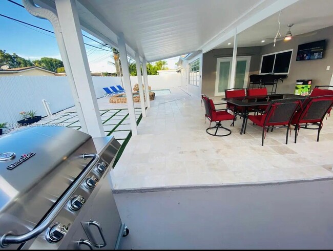 Foto del edificio - 7729 Fairway Blvd