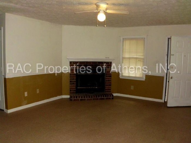 Building Photo - 110 Highland Park Dr
