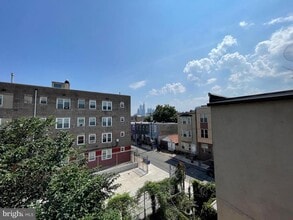 Building Photo - 523 N 35th St
