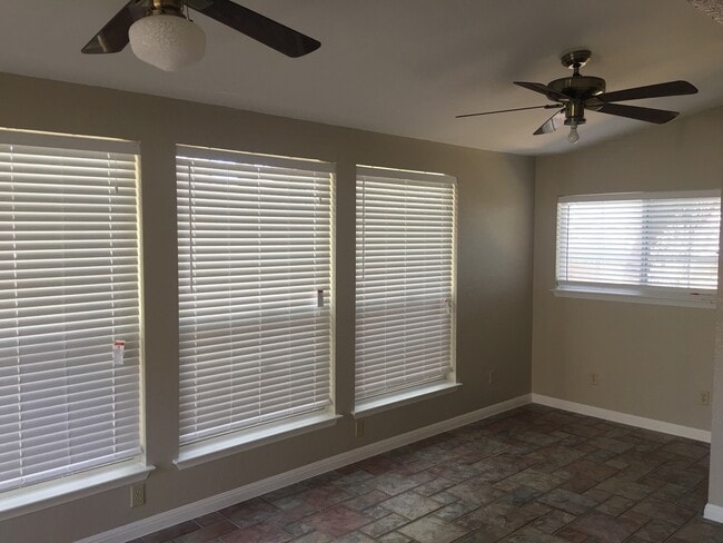 Sunroom/ 2nd Living - 13139 Mill Stone Dr