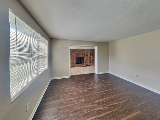 Foto del edificio - 6158 Verdes Rd