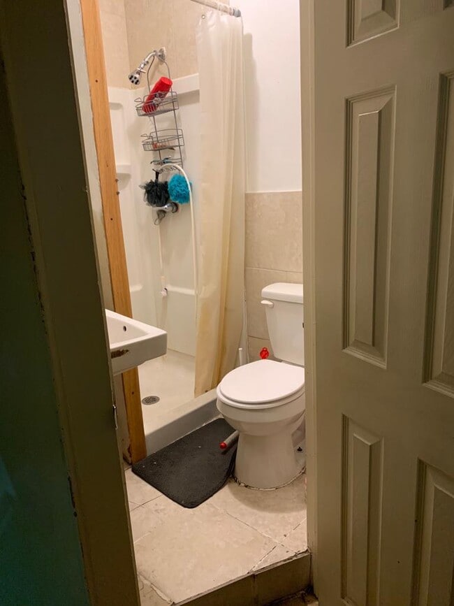 Building Photo - 152 8th St Apt 1
