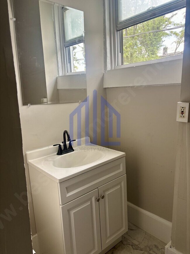 Building Photo - Coming Soon!!!!!! Spacious 4 Bedroom in West Baltimore