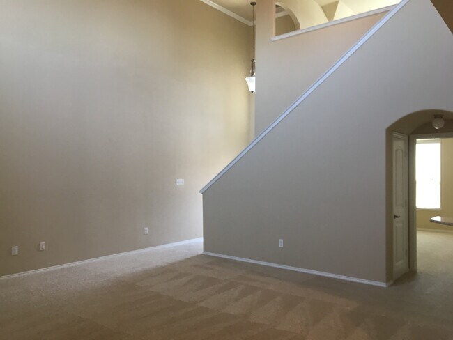 Foto del edificio - House for Lease in Heartland Area!