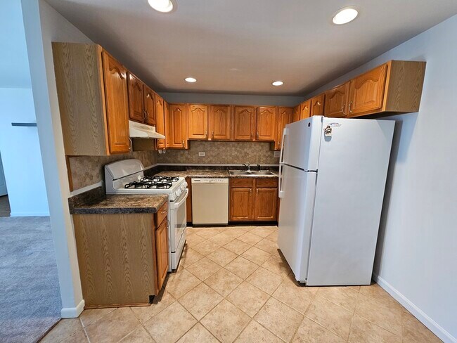 Foto del edificio - 829 Pondview Ct