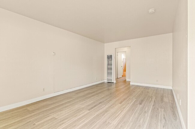 Foto del edificio - Oakland Oasis: Recently Renovated 1 Bed, 1...