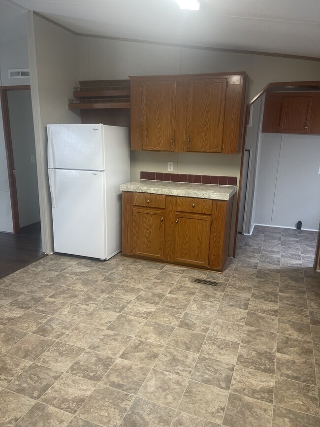 Building Photo - 350 Mockingbird Dr