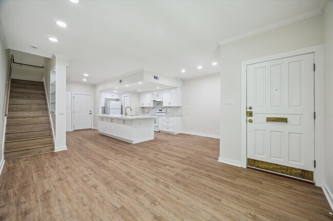 Foto del edificio - 6727 Belmont St