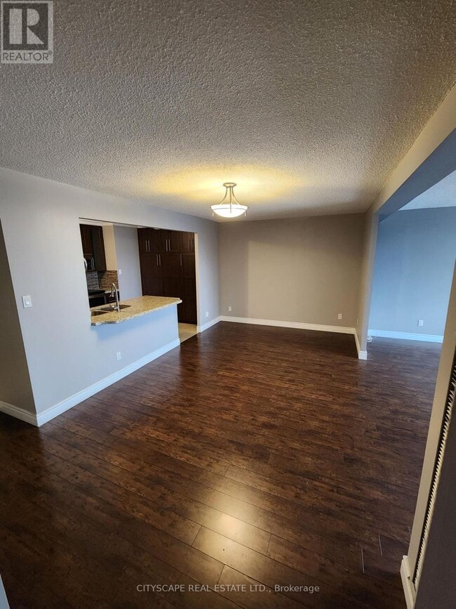 Building Photo - 633 Bay St.